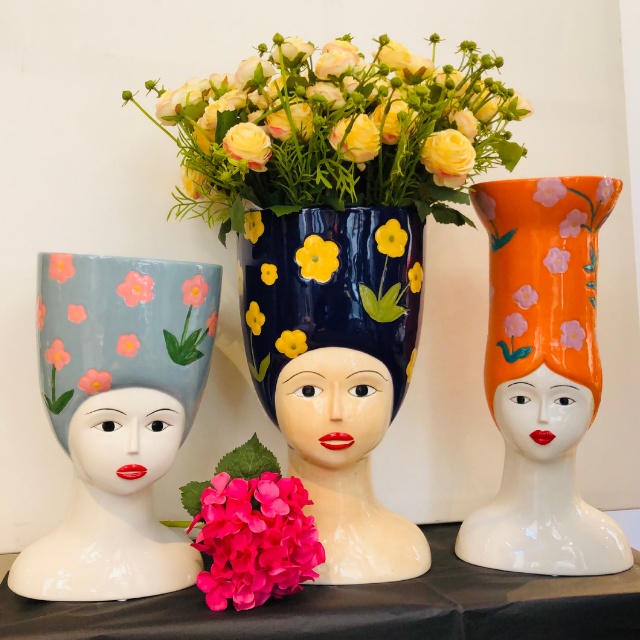 vases-originaux-visages-femmes-designer