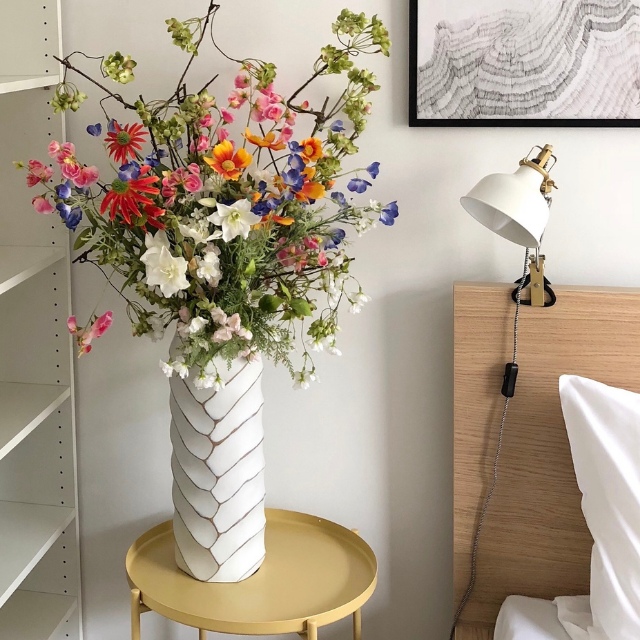 bouquet-fleurs-artificielles-decoration-interieur