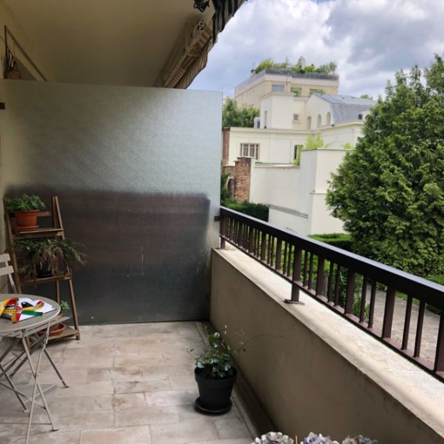 balcon-vitre-separation-neuilly-paris-voisinage-vis-a-vis